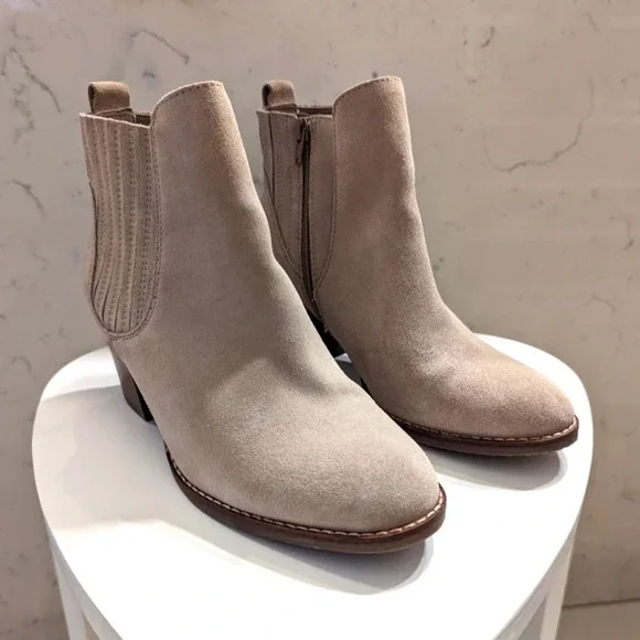 Crown Vintage Taupe Suede Leather Western Ankle Booties Block Heel Size 7.5 - Picture 11 of 11